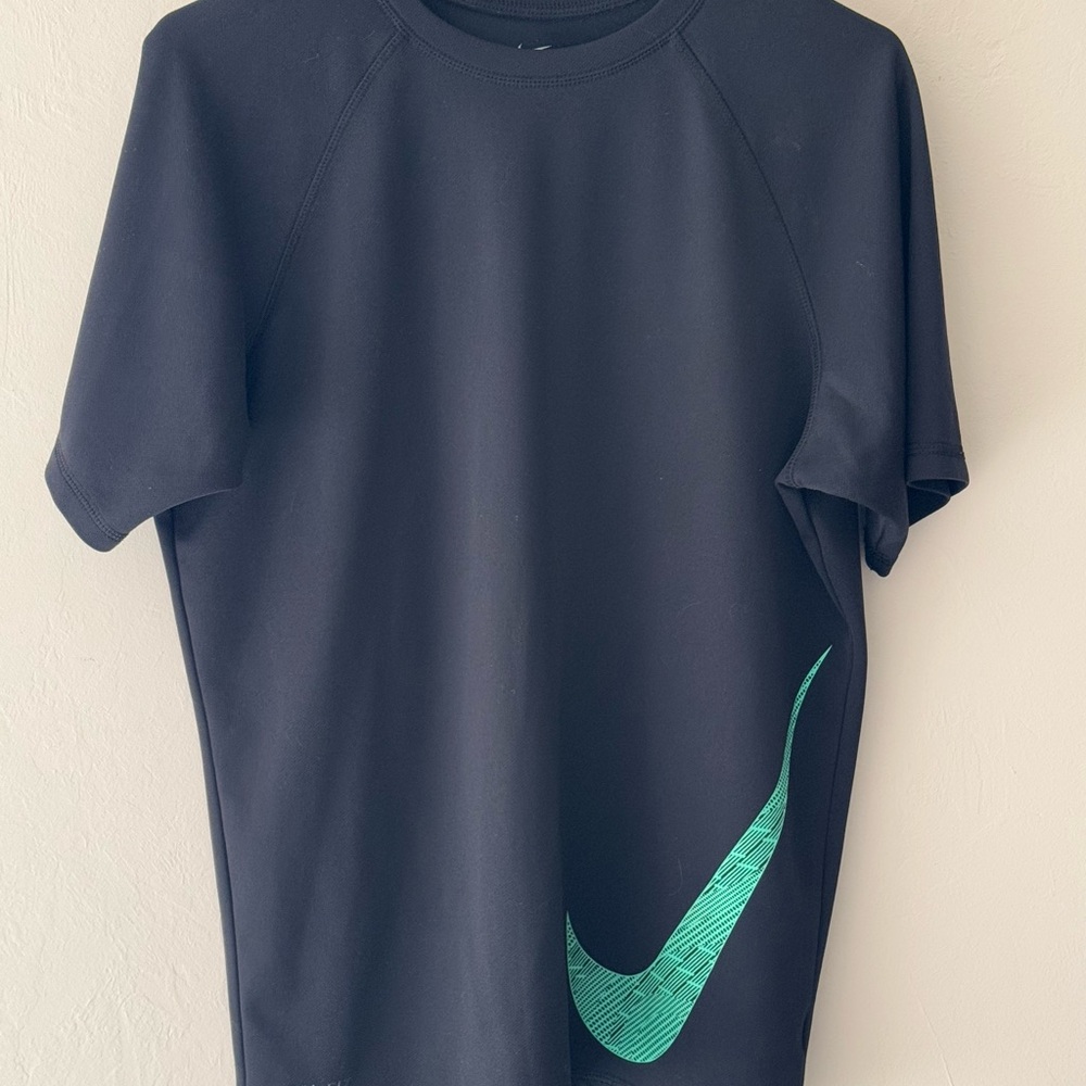 Nike Black T-Shirt Green Logo Dry Fit Short Sleeve Top Sz M Green Nike Emblem
